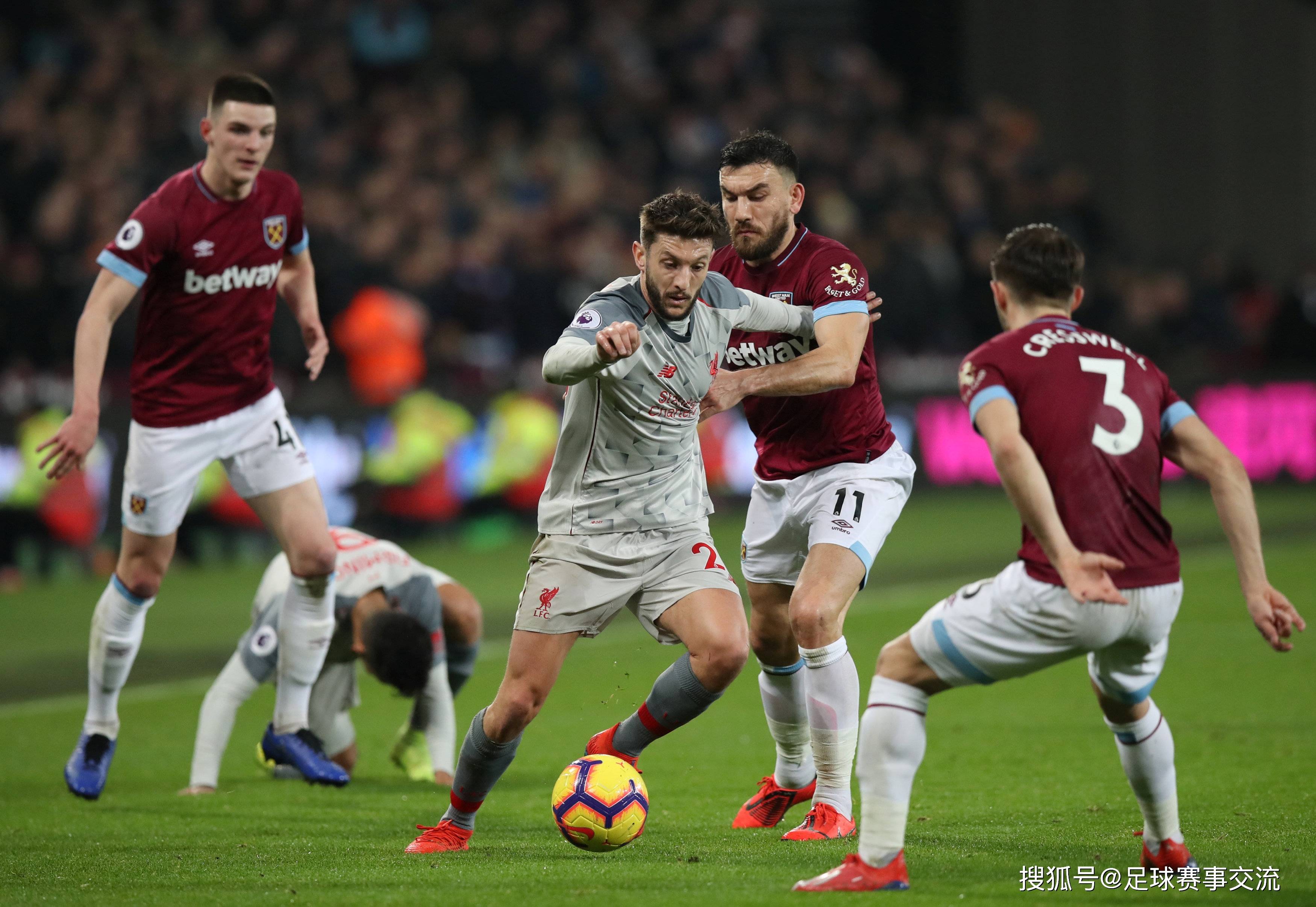 赫内斯：孔帕尼有两三个优点，他只谈论足球不给记者提供素材